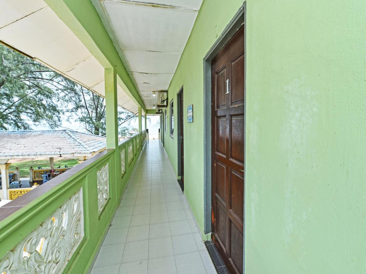 OYO 90315 Chalet Pantai Rantau Panjang Kuala Rompin Bagian luar foto