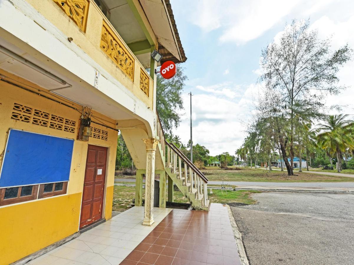 OYO 90315 Chalet Pantai Rantau Panjang Kuala Rompin Bagian luar foto