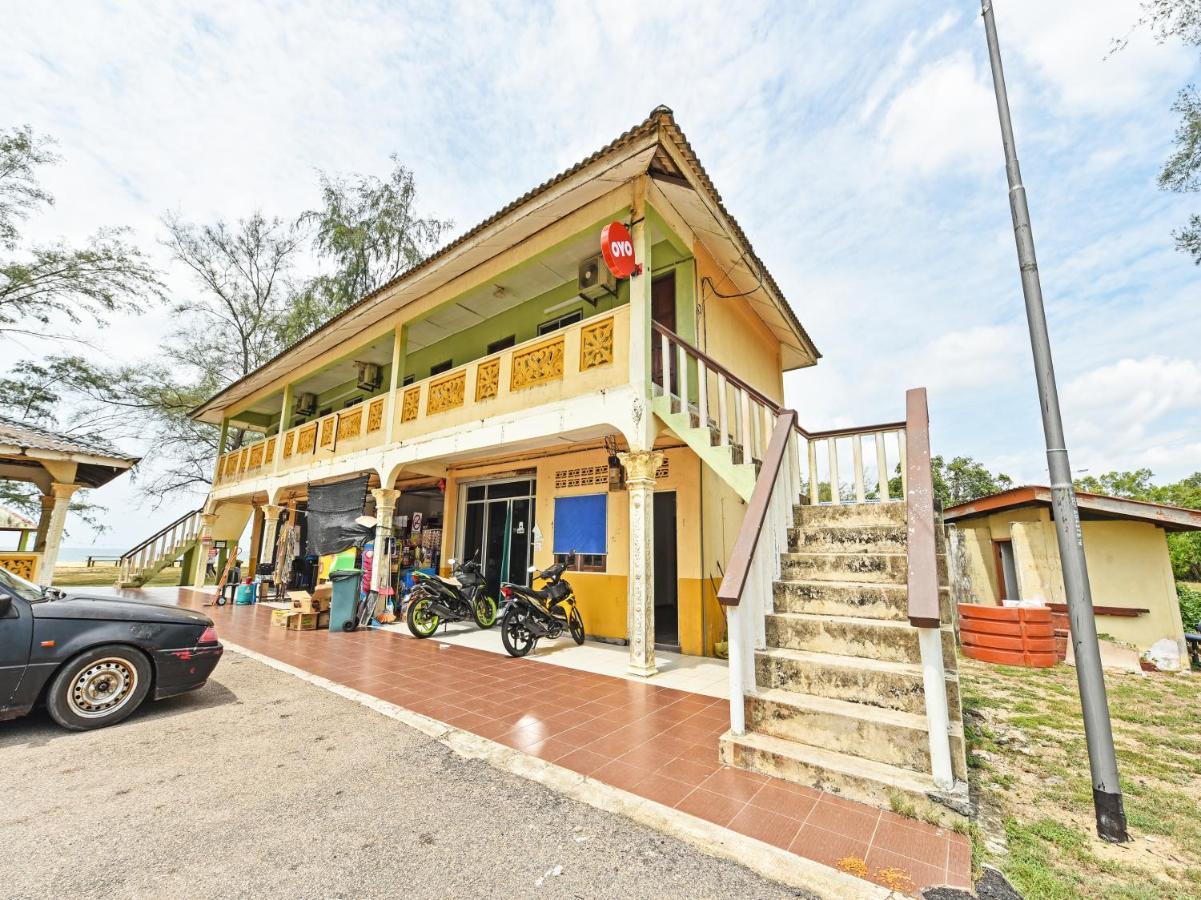 OYO 90315 Chalet Pantai Rantau Panjang Kuala Rompin Bagian luar foto