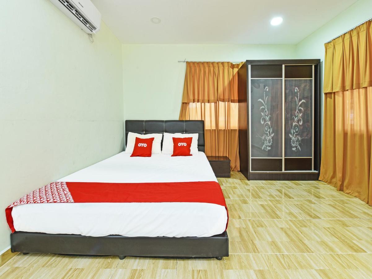 OYO 90315 Chalet Pantai Rantau Panjang Kuala Rompin Bagian luar foto