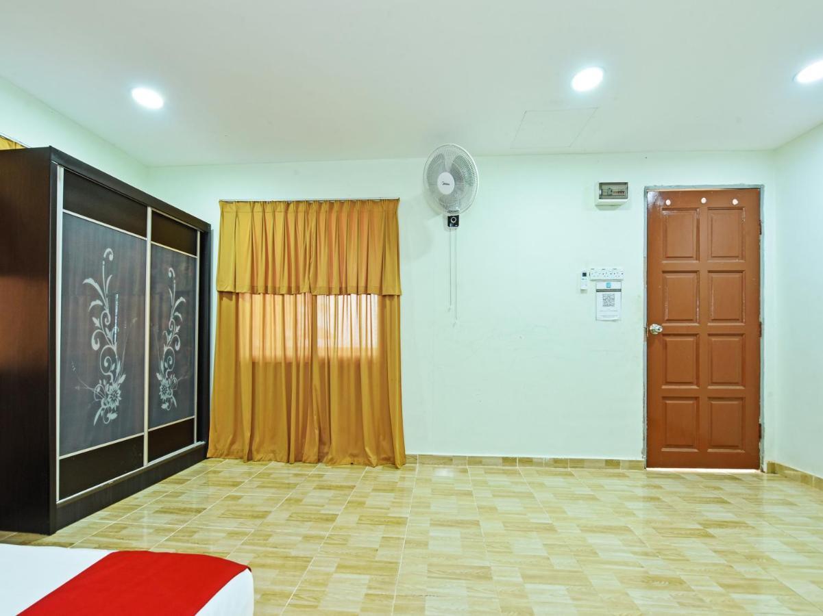 OYO 90315 Chalet Pantai Rantau Panjang Kuala Rompin Bagian luar foto